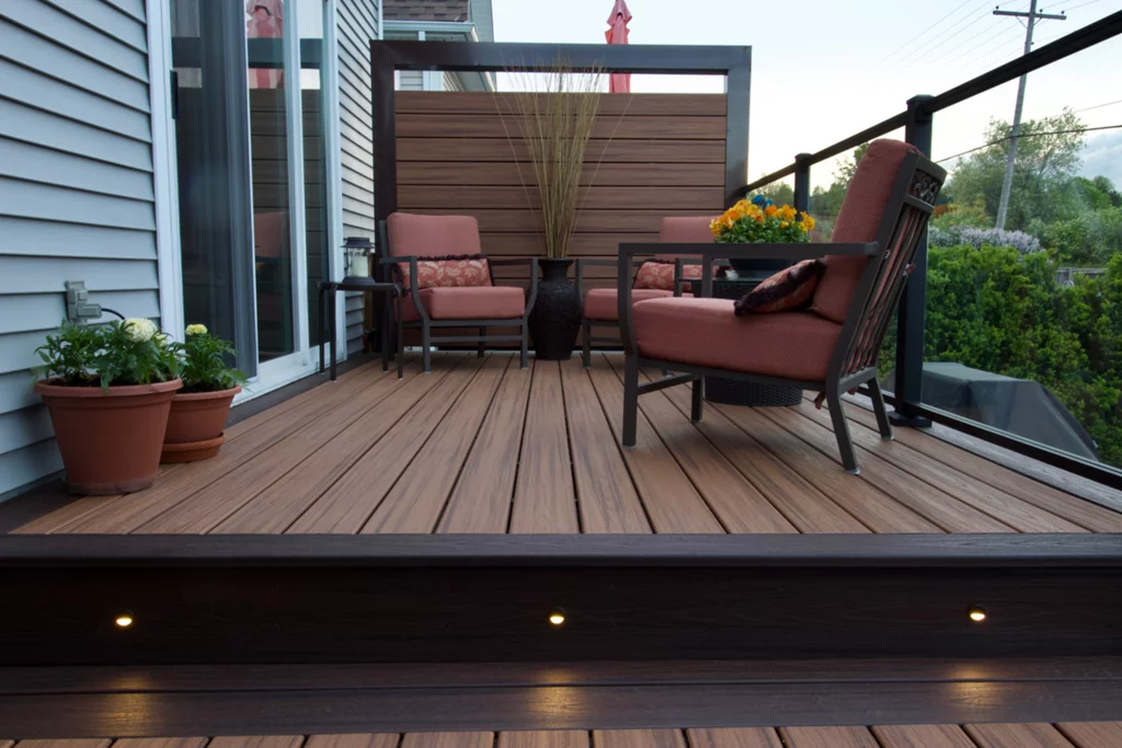 Trex deck with privacy wall